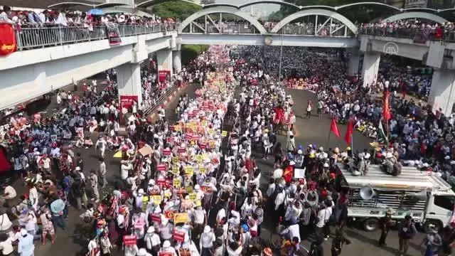 Myanmar'daki darbe karşıtı protestolar (2) Myanmar'daki darbe karşıtı protestolar (2)