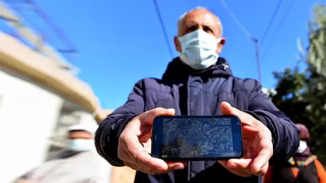 Navigasyonun yönlendirmesiyle dar sokağa giren tırlar, mahalleliye korku dolu anlar yaşatıyor Navigasyonun yönlendirmesiyle dar sokağa giren tırlar, mahalleliye korku dolu anlar yaşatıyor