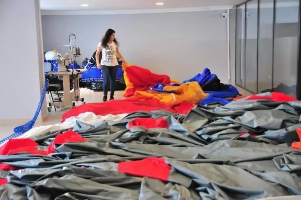 Nevşehir'de üretilen sıcak hava balonları gökyüzünü süslüyor Nevşehir'de üretilen sıcak hava balonları gökyüzünü süslüyor