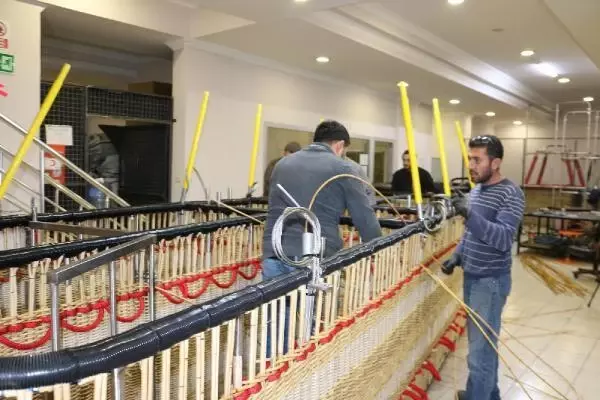 Nevşehir'de üretilen sıcak hava balonları gökyüzünü süslüyor Nevşehir'de üretilen sıcak hava balonları gökyüzünü süslüyor