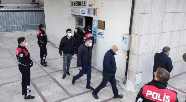 Kumar oynayan 25 kişiye toplam 112 bin lira para cezası Kumar oynayan 25 kişiye toplam 112 bin lira para cezası