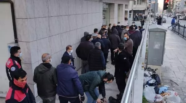 Kumar oynayan 25 kişiye toplam 112 bin lira para cezası Kumar oynayan 25 kişiye toplam 112 bin lira para cezası