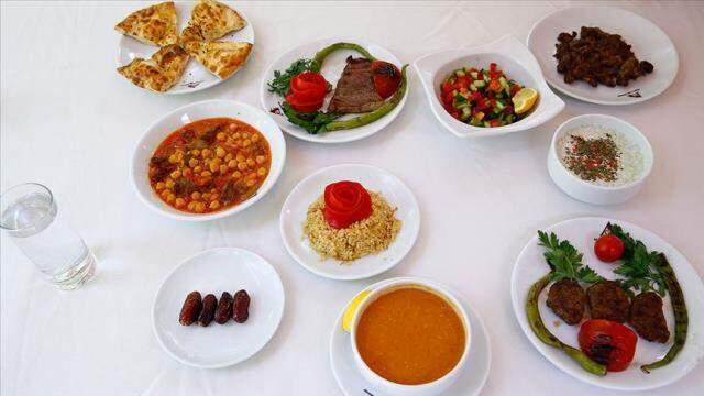 Orucu neler bozar? Orucu bozarsak ne olur? Oruç bozulursa ne yapmalıyız? Orucu neler bozar? Orucu bozarsak ne olur? Oruç bozulursa ne yapmalıyız?
