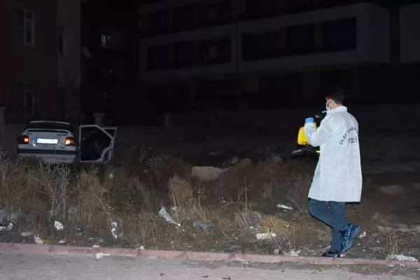 Otomobil duvara çarptı: 1 ölü Otomobil duvara çarptı: 1 ölü