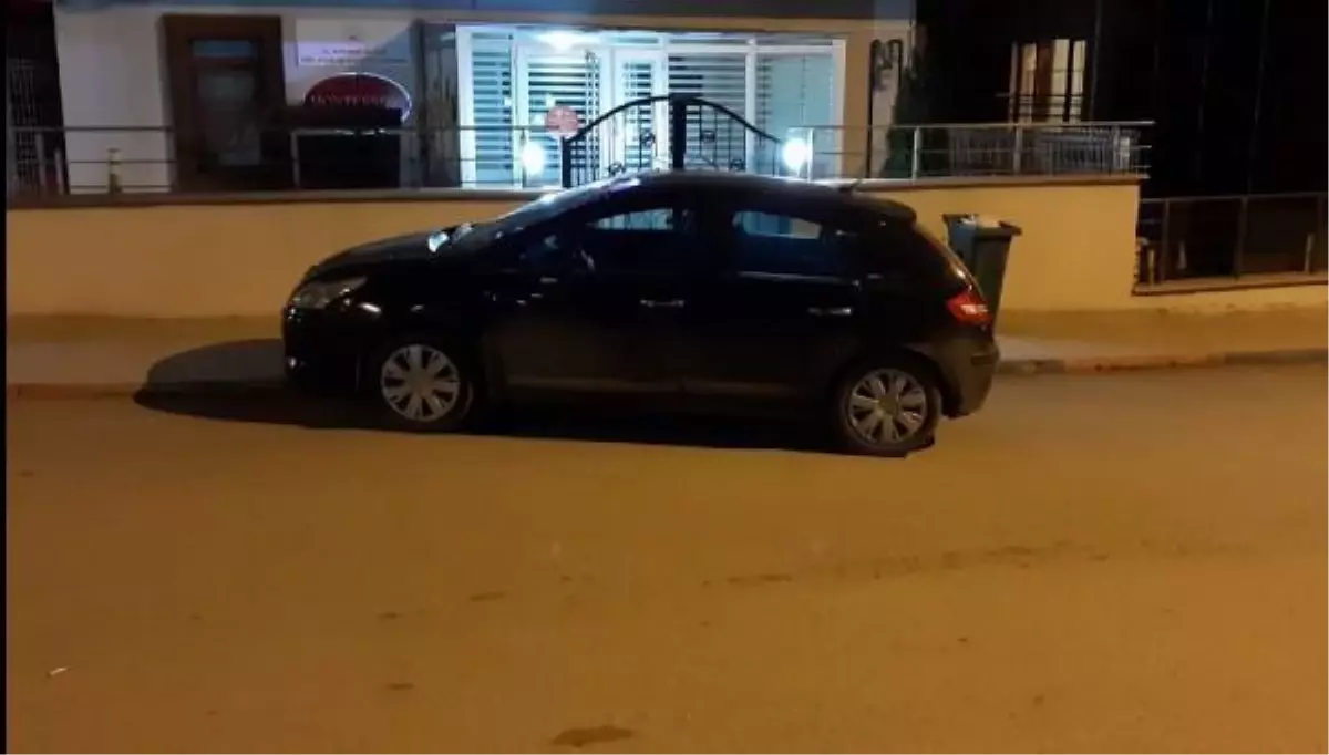 Otomobili bırakıp kaçtı
