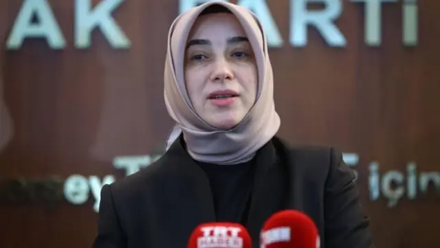 Özlem Zengin'den kendisine yapılan çirkin saldırıyla tepki: Yaklaşık iki aydır sistematik saldırıya uğruyorum Özlem Zengin'den kendisine yapılan çirkin saldırıyla tepki: Yaklaşık iki aydır sistematik saldırıya uğruyorum