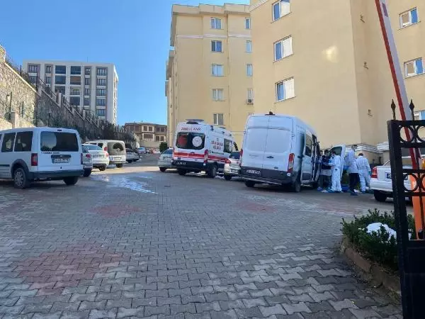 Pendik'te dambıllı vahşet: Boşanma aşamasındaki karısını öldürdü (1) Pendik'te dambıllı vahşet: Boşanma aşamasındaki karısını öldürdü (1)