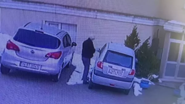 Pendik'te dambıllı vahşet: maskesini taktı, aracı çalıştırdı ve gitti Pendik'te dambıllı vahşet: maskesini taktı, aracı çalıştırdı ve gitti