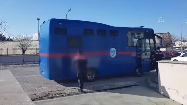 Son dakika haber | PKK/KCK'nın sabotajcısı oldukları öne sürülen sanıkları hakim karşısında Son dakika haber | PKK/KCK'nın sabotajcısı oldukları öne sürülen sanıkları hakim karşısında