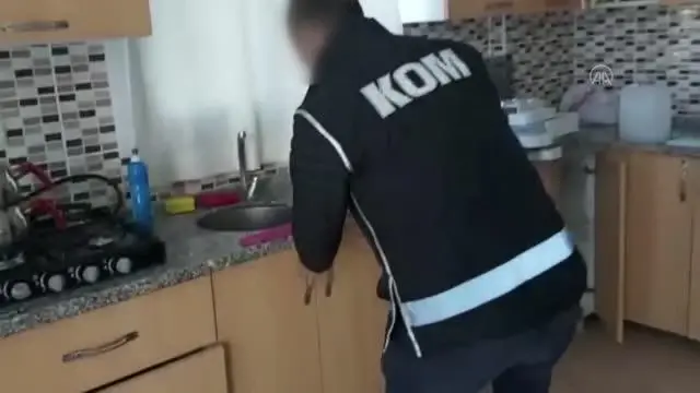 Son dakika haber | Sahte içki imalathanelerine operasyonda 1323 litre etil alkol ele geçirildi Son dakika haber | Sahte içki imalathanelerine operasyonda 1323 litre etil alkol ele geçirildi