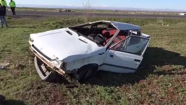 Son dakika... ŞANLIURFA - Otomobil şarampole devrildi: 5 yaralı Son dakika... ŞANLIURFA - Otomobil şarampole devrildi: 5 yaralı
