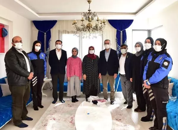 Şehit çocuğuna doğum günü sürprizi Şehit çocuğuna doğum günü sürprizi