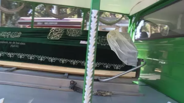 Evinde hayatını kaybeden Serpil Barlas, son yolculuğuna uğurlandı Evinde hayatını kaybeden Serpil Barlas, son yolculuğuna uğurlandı