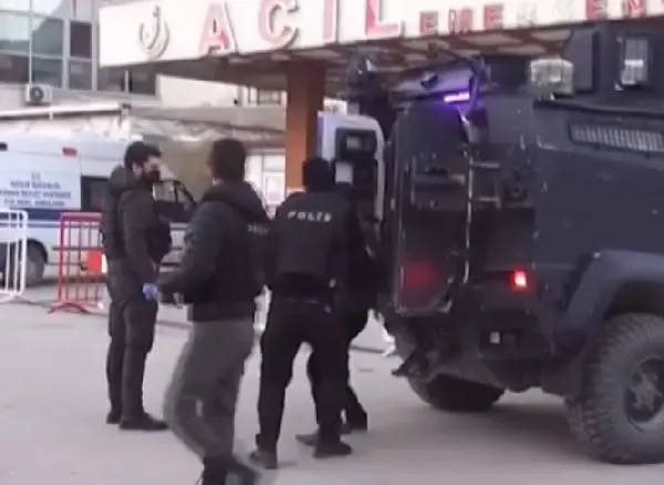 Son dakika haberi: Terör operasyonları: 3 tutuklama Son dakika haberi: Terör operasyonları: 3 tutuklama