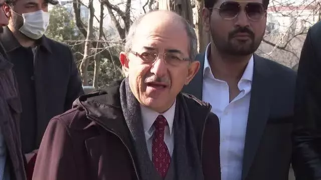 'Türki Lala' ekibinden Abdurrahman Peşaveri'nin kabrine ziyaret 'Türki Lala' ekibinden Abdurrahman Peşaveri'nin kabrine ziyaret