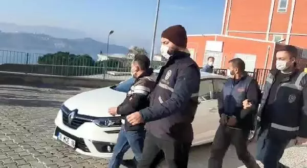 Uyuşturucuyu poşet çay paketine saklamış Uyuşturucuyu poşet çay paketine saklamış