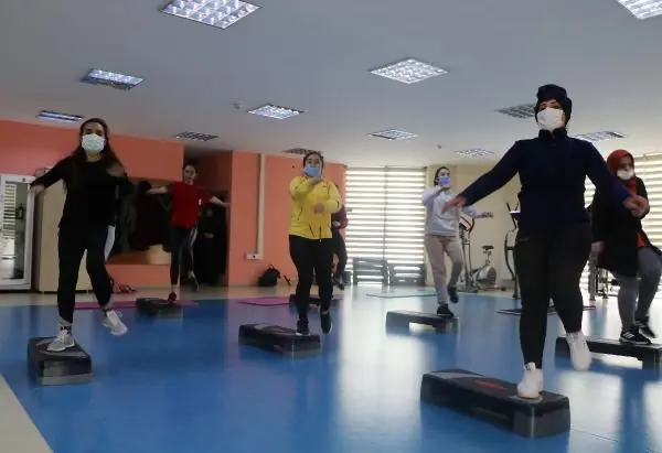 Vanlı kadınlar sanat ve sporla sosyalleşiyor Vanlı kadınlar sanat ve sporla sosyalleşiyor