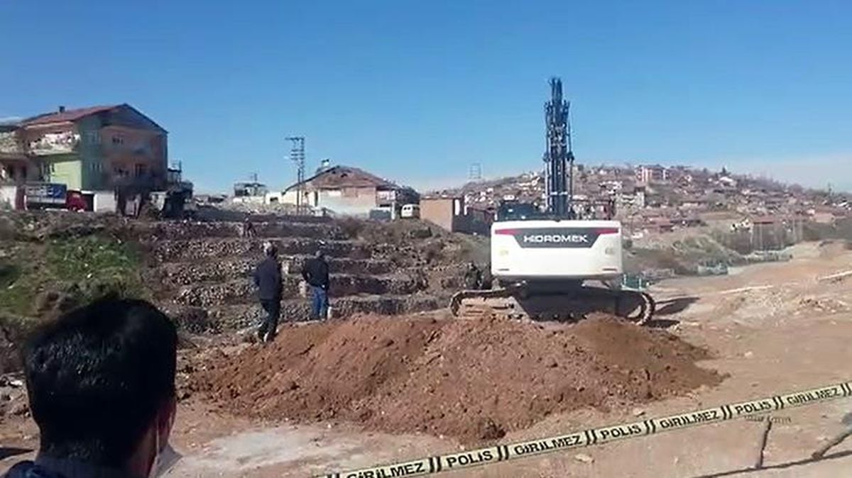 40 yıl önce mahallenin bulup gömdüğü top mermisi imha edildi