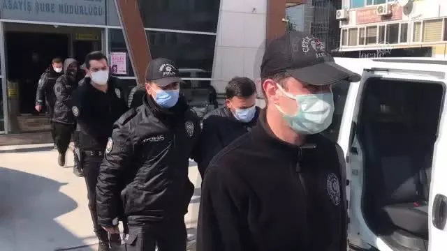 9 ilde 'konteyner dolandırıcılığı' iddiasıyla 40 kişi gözaltına alındı 9 ilde 'konteyner dolandırıcılığı' iddiasıyla 40 kişi gözaltına alındı
