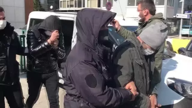 9 ilde 'konteyner dolandırıcılığı' iddiasıyla 40 kişi gözaltına alındı 9 ilde 'konteyner dolandırıcılığı' iddiasıyla 40 kişi gözaltına alındı