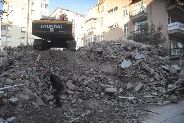 ABD'li Brunson'ın oturduğu ev yıkıldı ABD'li Brunson'ın oturduğu ev yıkıldı