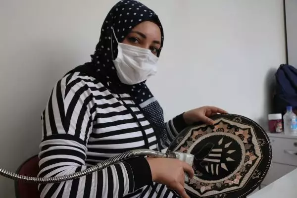Adıyamanlı kadınlar, bakıra şekil veriyor Adıyamanlı kadınlar, bakıra şekil veriyor