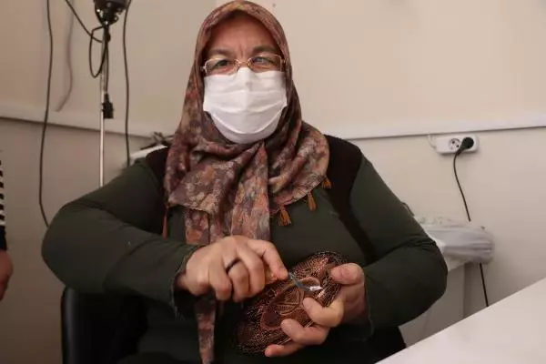 Adıyamanlı kadınlar, bakıra şekil veriyor Adıyamanlı kadınlar, bakıra şekil veriyor