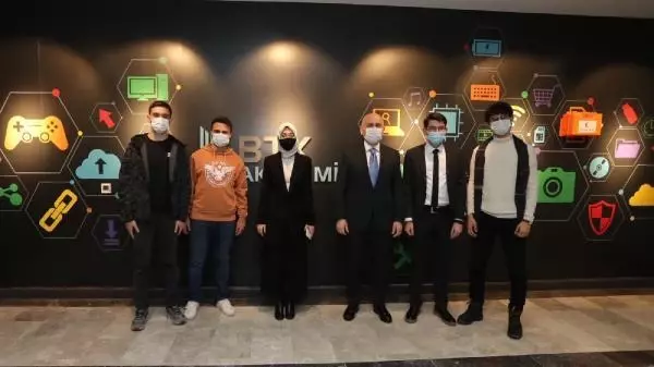 Son dakika haberi | Bakan Karaismailoğlu: Her haneye 100 megabit internet projemiz var Son dakika haberi | Bakan Karaismailoğlu: Her haneye 100 megabit internet projemiz var