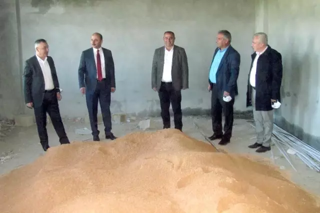 Başkan Doğru, Esentepe Sosyal Tesis inşaatını inceledi Başkan Doğru, Esentepe Sosyal Tesis inşaatını inceledi