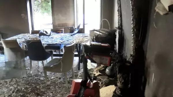 (Beylikdüzü'nde Şarkıcı Çılgın Sedat'ın evinde yangın