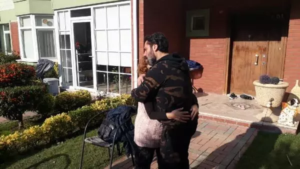 Şarkıcı Çılgın Sedat'ın evinde yangın çıktı Şarkıcı Çılgın Sedat'ın evinde yangın çıktı