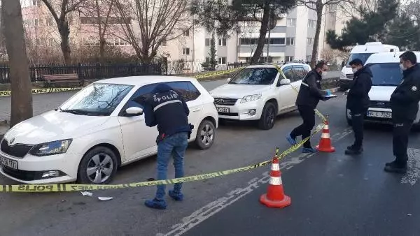 Beylikdüzü'nde sokak ortasında silahlı saldırı kamerada Beylikdüzü'nde sokak ortasında silahlı saldırı kamerada