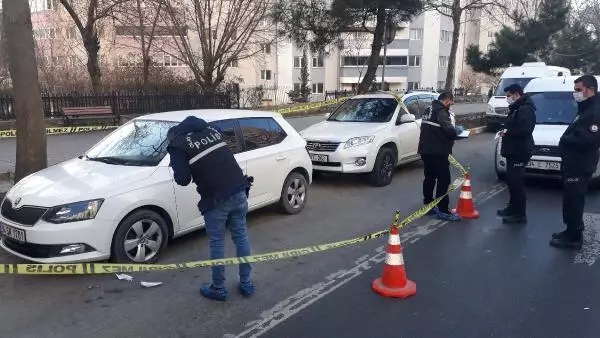 Beylikdüzü'nde sokak ortasında silahlı saldırı kamerada Beylikdüzü'nde sokak ortasında silahlı saldırı kamerada