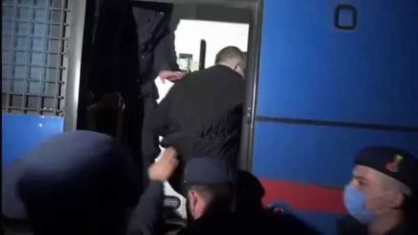 Son dakika haber... Boşandığı eşini öldürmekten yargılanan zanlı: Pişmanım, eşimi çok seviyordum Son dakika haber... Boşandığı eşini öldürmekten yargılanan zanlı: Pişmanım, eşimi çok seviyordum