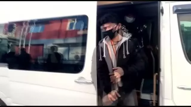 ÇANAKKALE - Ezine'de durdurulan minibüste 17 sığınmacı tespit edildi ÇANAKKALE - Ezine'de durdurulan minibüste 17 sığınmacı tespit edildi