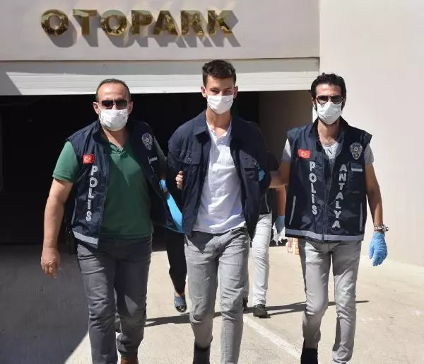 Cezayirli iş insanını öldüren 2 sanığın ömür boyu hapsi istendi Cezayirli iş insanını öldüren 2 sanığın ömür boyu hapsi istendi