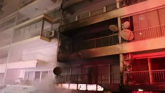 Son dakika haberi... Çıkan yangında bir işyeri kullanılamaz hale geldi Son dakika haberi... Çıkan yangında bir işyeri kullanılamaz hale geldi