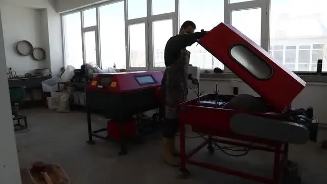 Çubuk'ta Agat taşı işlemeciliği sürüyor Çubuk'ta Agat taşı işlemeciliği sürüyor