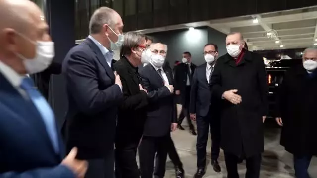 Son dakika haberi | Cumhurbaşkanı Erdoğan,Gürsel Aksel Stadı'nda incelemelerde bulundu Son dakika haberi | Cumhurbaşkanı Erdoğan,Gürsel Aksel Stadı'nda incelemelerde bulundu