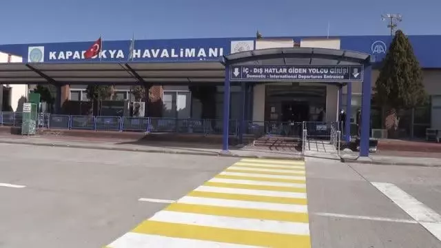 DHMİ'nin havalimanlarındaki işletmelere kira indirimi kararı esnafı sevindirdi DHMİ'nin havalimanlarındaki işletmelere kira indirimi kararı esnafı sevindirdi
