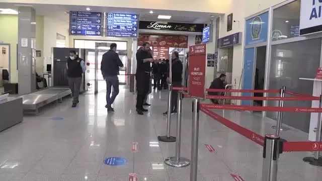 DHMİ'nin havalimanlarındaki işletmelere kira indirimi kararı esnafı sevindirdi DHMİ'nin havalimanlarındaki işletmelere kira indirimi kararı esnafı sevindirdi