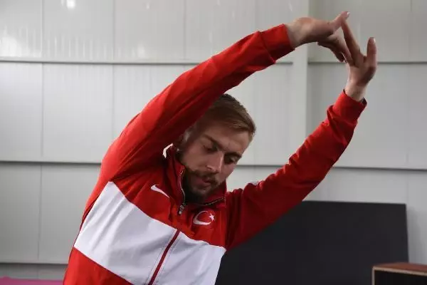 Dubai'de Türkiye rekoru kıran Türker'in hedefi Tokyo Olimpiyatları Dubai'de Türkiye rekoru kıran Türker'in hedefi Tokyo Olimpiyatları
