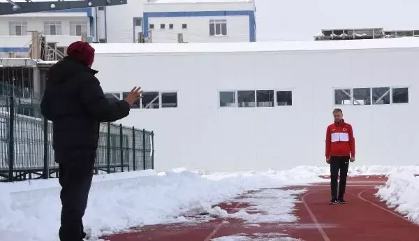 Dubai'de Türkiye rekoru kıran Türker'in hedefi Tokyo Olimpiyatları Dubai'de Türkiye rekoru kıran Türker'in hedefi Tokyo Olimpiyatları