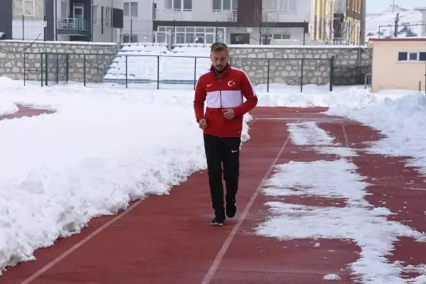 Dubai'de Türkiye rekoru kıran Türker'in hedefi Tokyo Olimpiyatları Dubai'de Türkiye rekoru kıran Türker'in hedefi Tokyo Olimpiyatları
