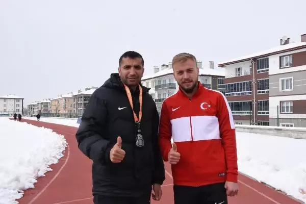 Dubai'de Türkiye rekoru kıran Türker'in hedefi Tokyo Olimpiyatları Dubai'de Türkiye rekoru kıran Türker'in hedefi Tokyo Olimpiyatları