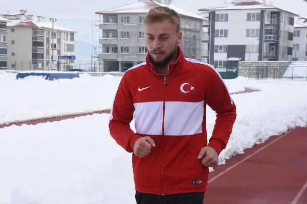 Dubai'de Türkiye rekoru kıran Türker'in hedefi Tokyo Olimpiyatları Dubai'de Türkiye rekoru kıran Türker'in hedefi Tokyo Olimpiyatları