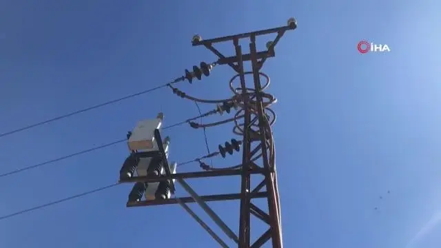 Elektrik trafosuna temas eden 17 yaşındaki genç hayatını kaybetti Elektrik trafosuna temas eden 17 yaşındaki genç hayatını kaybetti