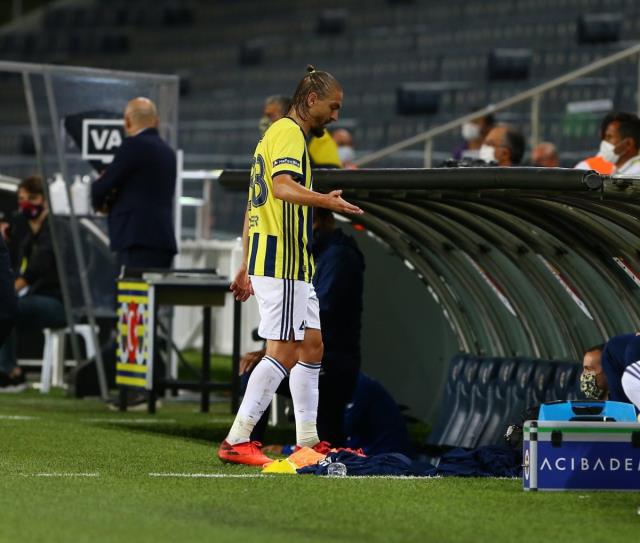 Fenerbahçe will warn Caner Erkin for his reaction to leaving the game