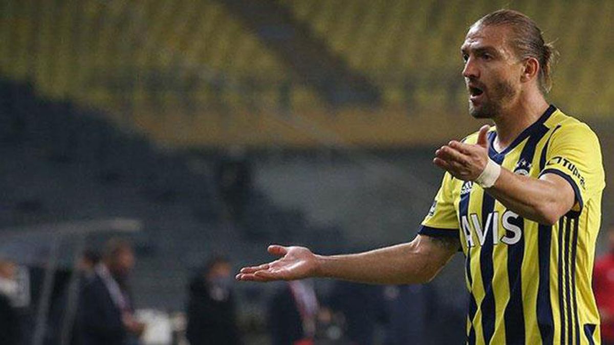 Fenerbahçe, Caner Erkin'i oyundan çıkarken gösterdiği tepki nedeniyle uyaracak