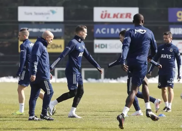 Fenerbahçe'de Trabzonspor maçı hazırlıkları başladı Fenerbahçe'de Trabzonspor maçı hazırlıkları başladı